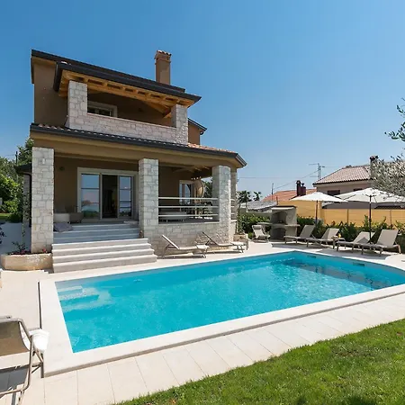 Villa Beautiful Keli With Pool In Vizinada *