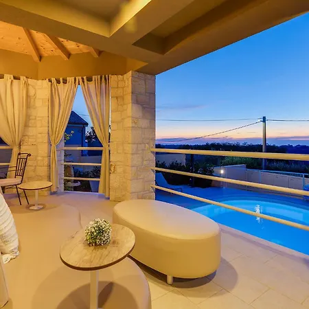 Beautiful Keli With Pool In Vizinada Villa *